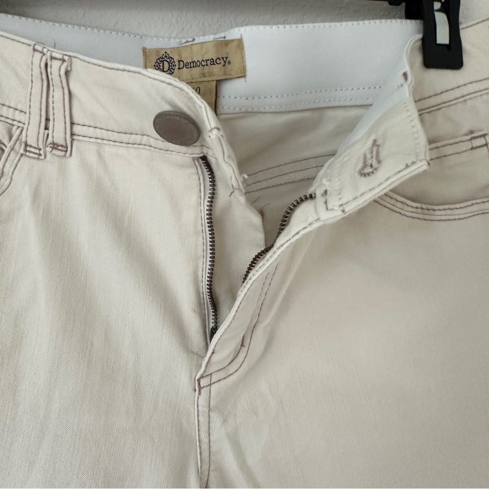 Democracy white jeans size 10 cropped - Picture 5 of 7